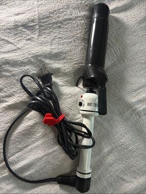Hot Tools curling iron